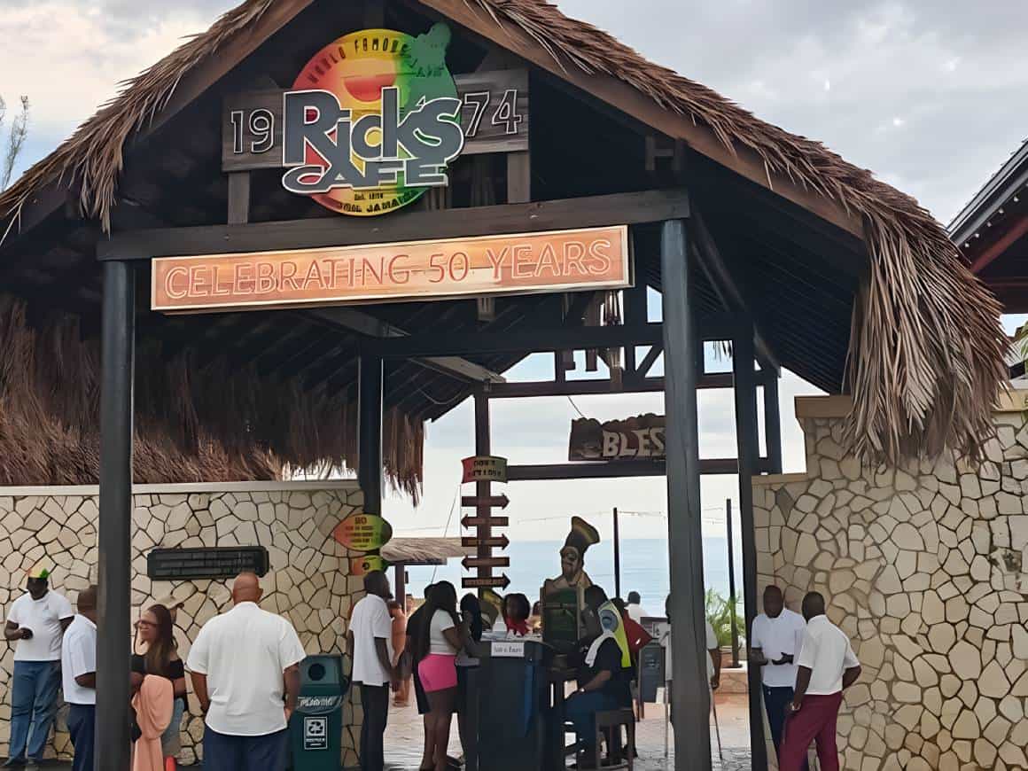 Rick’s Cafe Negril: The Definitive Guide (Is It Worth It?)